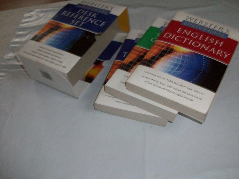 Webster's Universal Desk Reference Set (3 book desk set) gallery