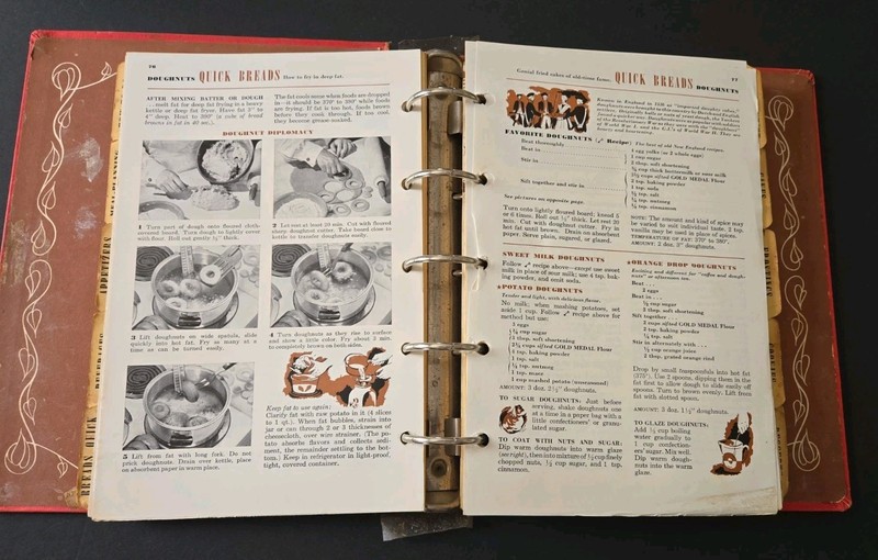 Vintage 1950 Betty Crocker's Picture Cook Book First Edition 5-Ring Binder Text gallery