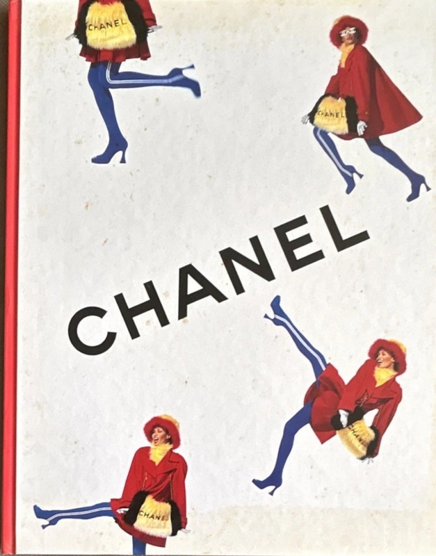 VERY RARE 32y/o HARDBOUND. CHANEL Fashion Booklet Fall/Winter 1994-95