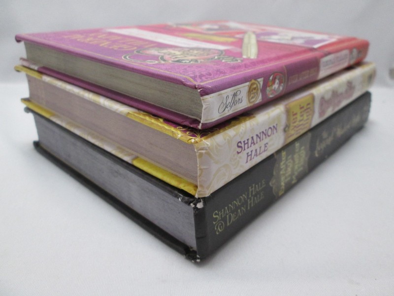 Ever After High: The Legend of Shadow High/Once Upon a Time/General Villainy HC gallery