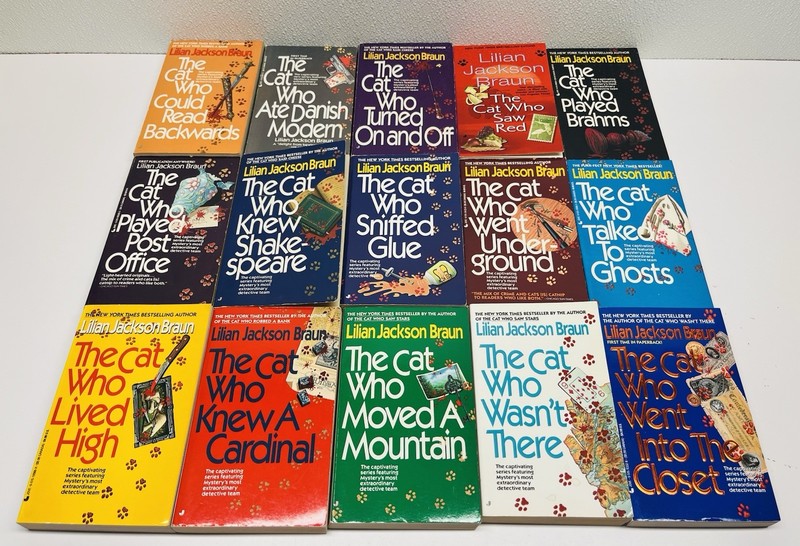 Lot of 31 Cat Who books 1-31 Cozy Mystery~Lilian Jackson Braun~Had 14 Tales~VGC