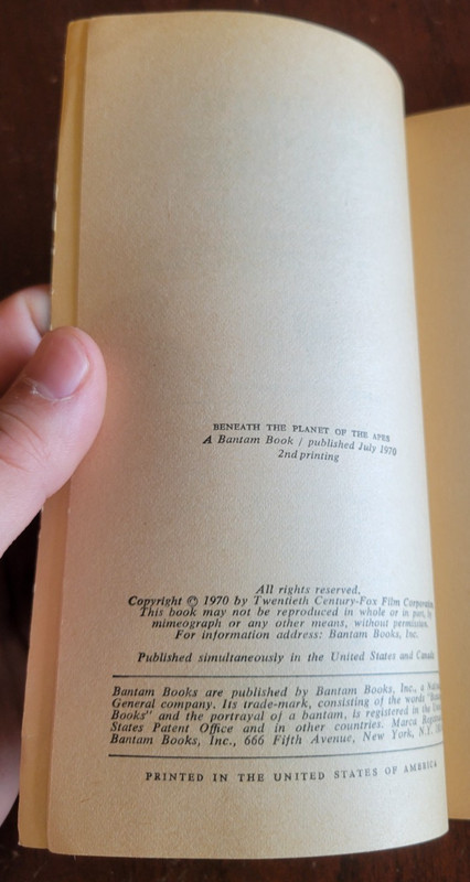 Beneath the Planet of the Apes (Novelization) - Michael Avallone - 1970 PB gallery