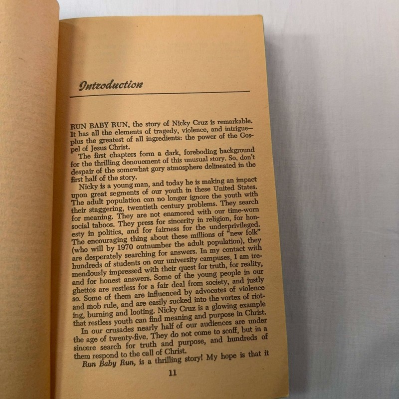 Run Baby Run Nicky Cruz Jamie Buckingham 1973 Vintage Paperback Book gallery