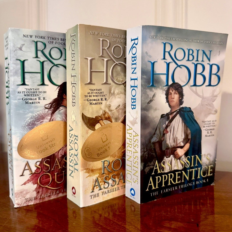 Robin Hobb SIGNED Farseer Trilogy Assassins Apprentice Royal Quest Paperback Set