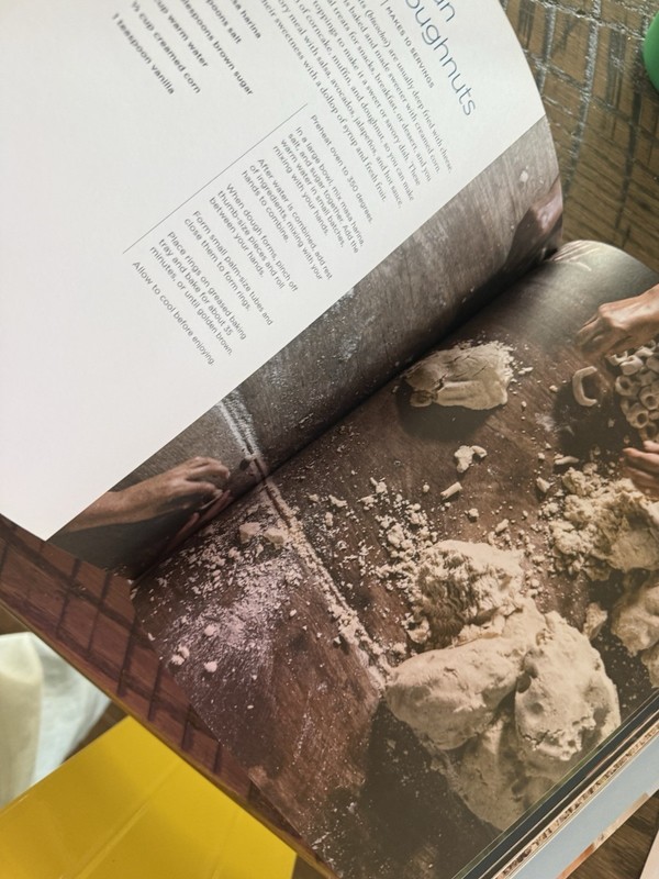 Blue Zones Kitchen : 100 Recipes to Live To 100 by Dan Buettner (2019,... gallery
