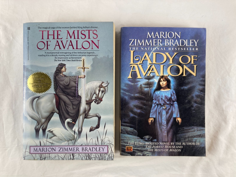 Mists of Avalon + Lady of Avalon – Marion Zimmer Bradley – Paperbacks VG