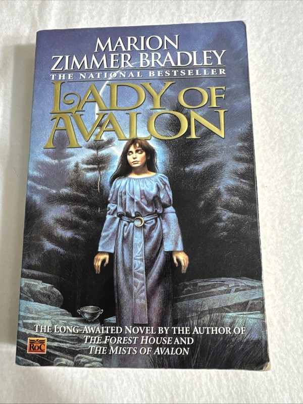 Lady of Avalon by Marion Zimmer Bradley (1998, Trade Paperback)