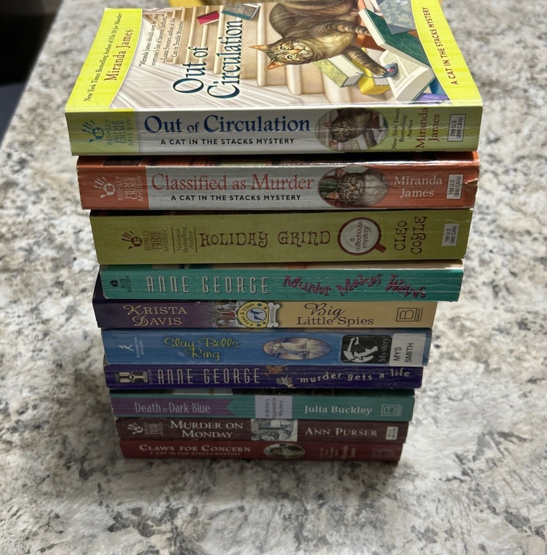 Lot of 10 - Cozy Mysteries - Mixed Authors - gallery