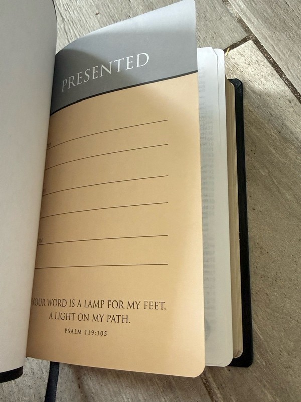 ✝️ NIV GIANT PRINT COMPACT BIBLE BONDED LEATHER BLACK By Zondervan gallery
