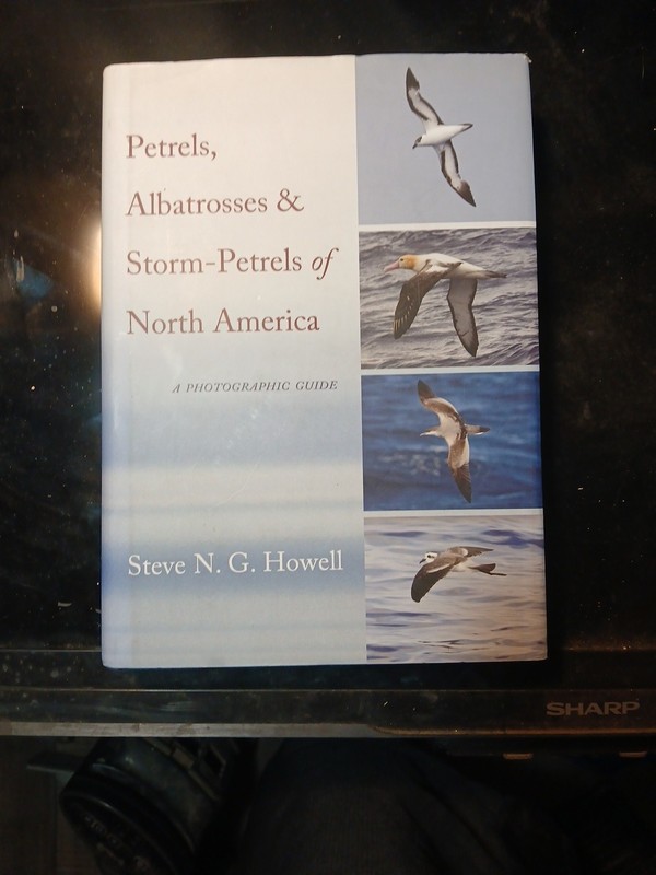 Petrels, Albatrosses, and Storm-Petrels of North America : A Photographic Guide