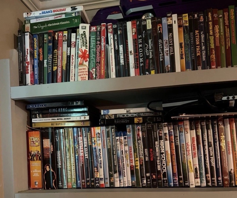 Lot 10 RANDOM Paperback Books + 5 DVDS! Genre Mix/Suspense/Thriller/action/love gallery
