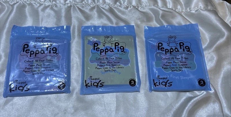 2014 NEW CHICK-FILL-A SEALED 3 of 4 PEPPA PIG SMALL BOARD BOOKS SET gallery