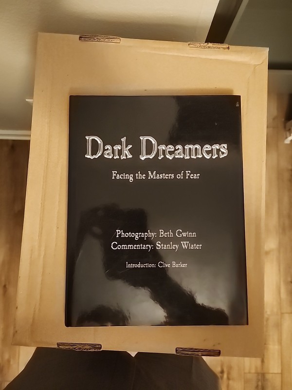 Dark Dreamers: Facing the Masters of Fear Gwinn & Wiater Barker Cemetery Dance