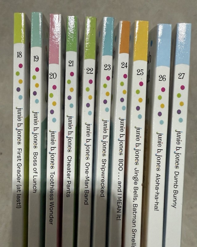 Junie B. Jones Bundle (11 Books) Books #18-27 & Extra Interactive Guide Book gallery