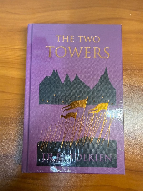 The Two Towers Collector’s Edition – (Lord of the Rings) Hardcover NEW 📖