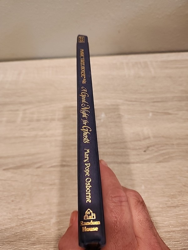A Good Night for Ghosts; Magic Tree- Mary Pope Osborne, 9780375856488, Hardcover
