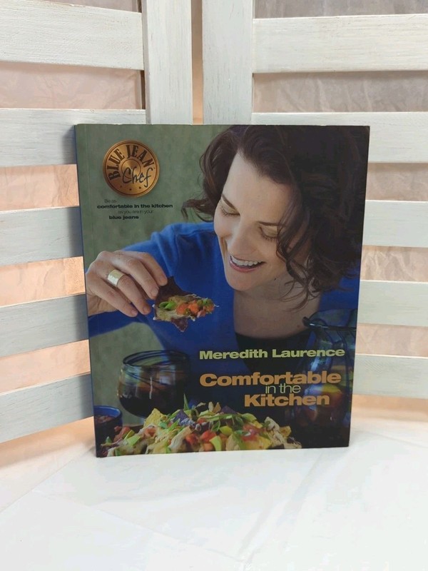 Comfortable in the Kitchen Paperback Meredith Laurence