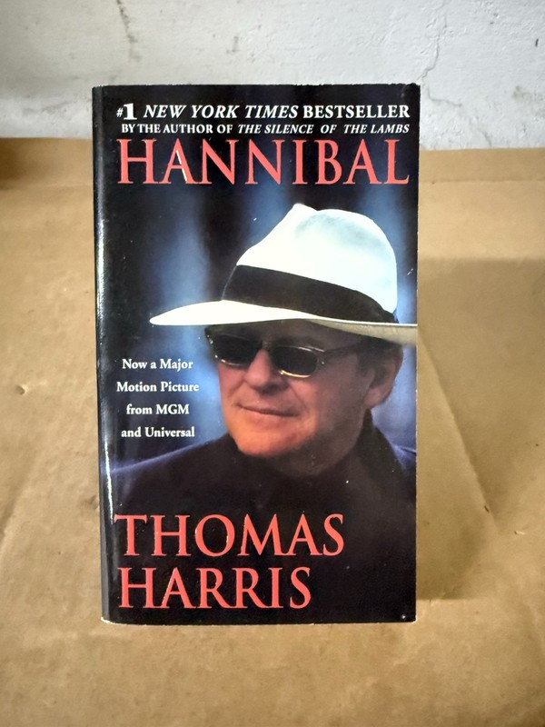 2001 Hannibal by Thomas Harris 3rd Edition 4th Printing Paperback Based on Movie