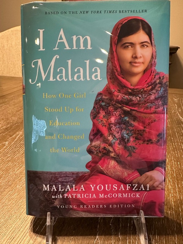 I Am Malala – Malala Yousafzai – 1st Printing – HCDJ – 2013 (Young Adult Ed.)