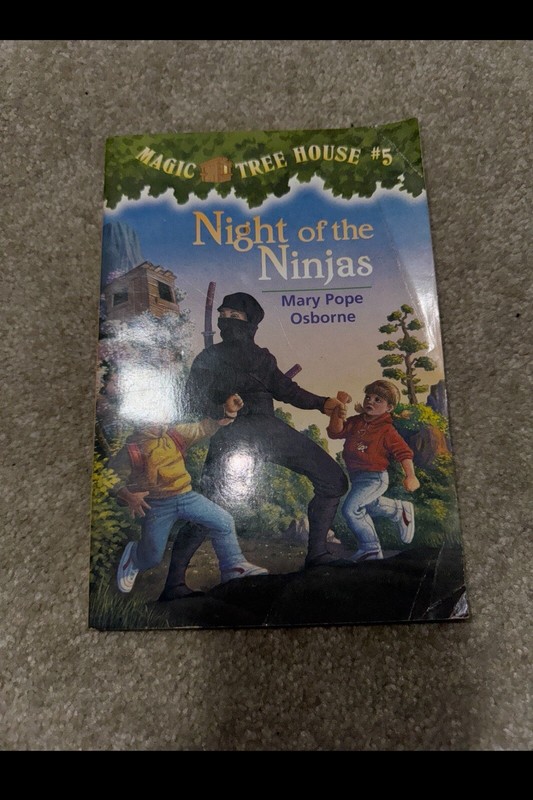 Magic Tree House Ser.: Night of the Ninjas by Mary Pope Osborne (1995, Trade…