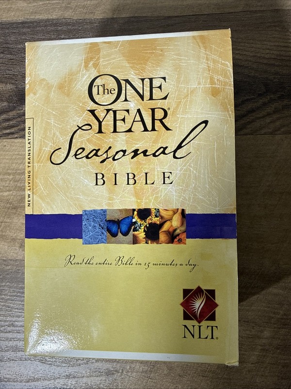 One Year Seasonal Bible NLT slipcase set (One Year Seasonal Gift Set)
