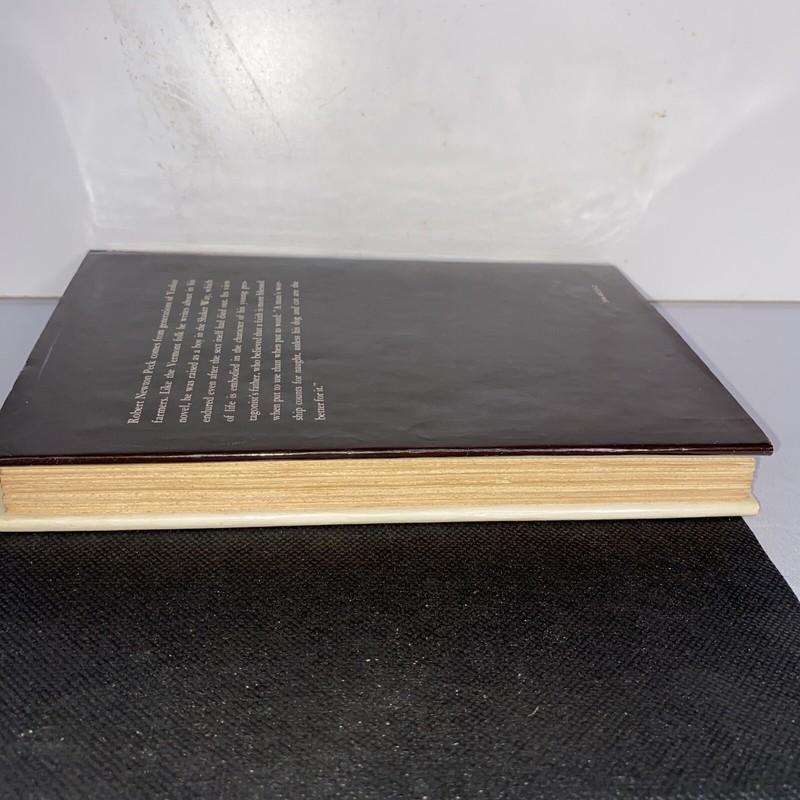 A Day No Pigs Would Die by Robert Newton Peck 1972 First Edition Hardcover/DJ gallery