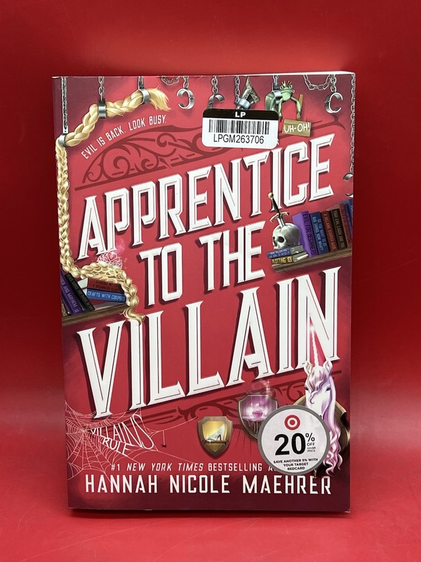 Apprentice to the Villain by Hannah Nicole Maehrer (2024, Trade Paperback)