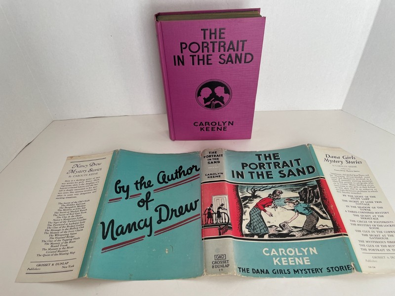 DANA GIRLS #12 -PORTRAIT IN THE SAND – 1ST PRINTING – 1943