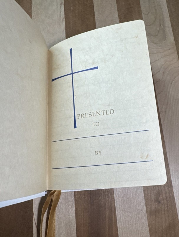 The Book of Common Prayer 1990 Episcopal Church Oxford University Press - White gallery