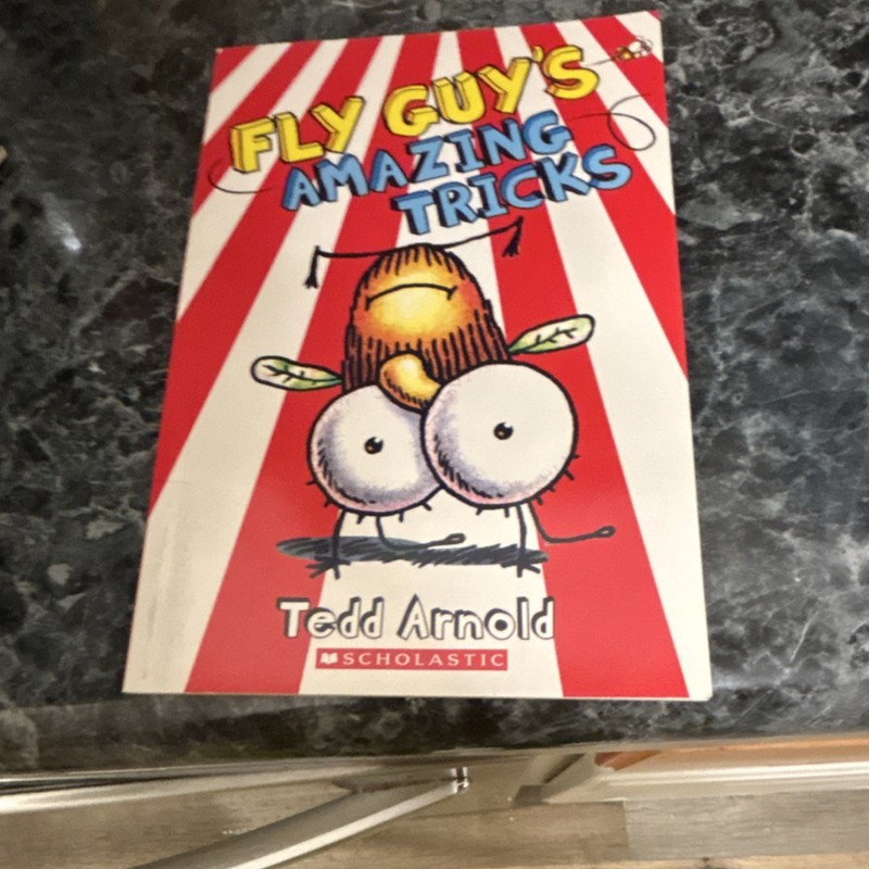 Fly Guy’s Amazing Tricks by Tedd Arnold Paperback Fly Guy Ser. English