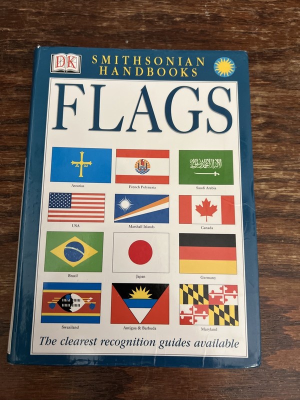 Smithsonian Handbooks – Flags by Dorling Kindersley Recognition Guide Softcover