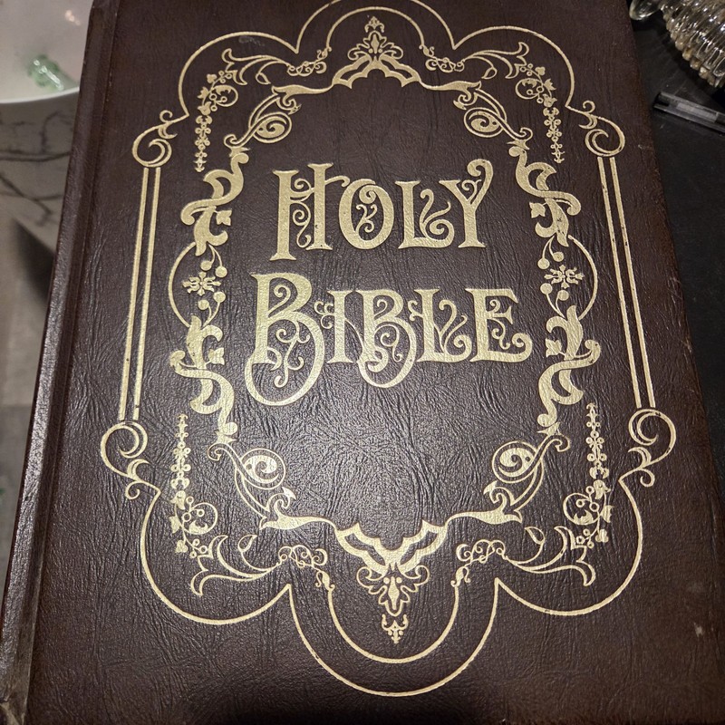 Vintage 1970s Fireside Family Edition Holy Bible (King James Version) with Salt