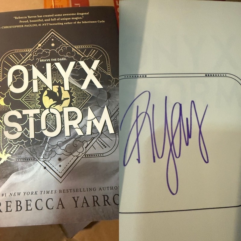 Onyx Storm SIGNED BOOK Rebecca Yarros LIMITED EDITION Hardcover Sprayed Edges