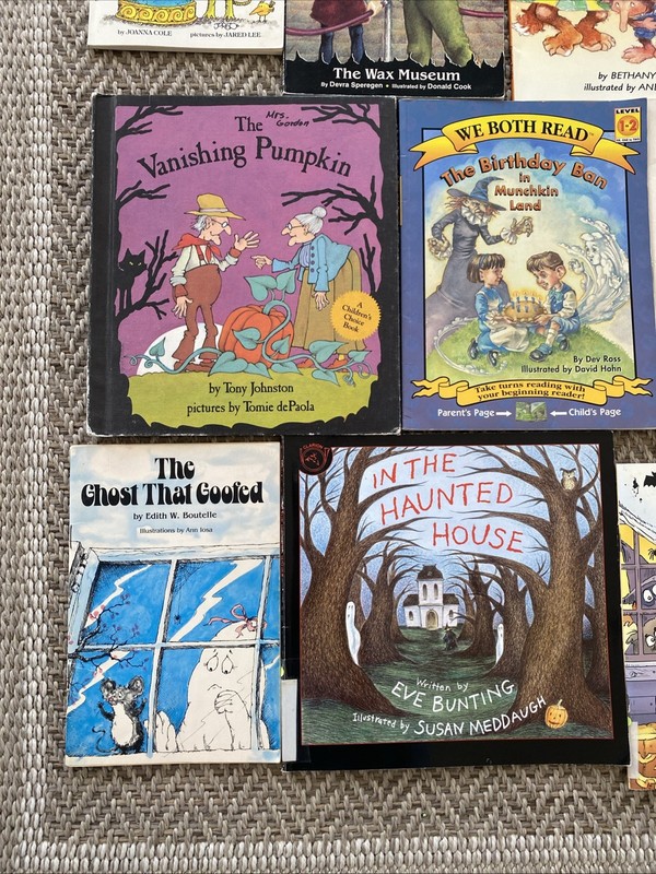 Lot of 35 Vintage Spooky Children's Books Halloween Ghosts Witches Monsters gallery