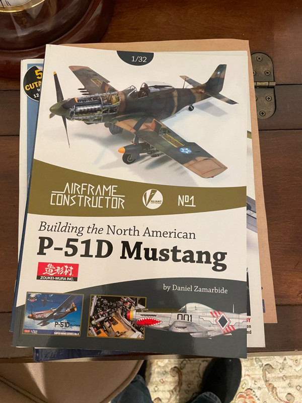BUILDING N.A. P-51D MUSTANG VALIANT PUB AIRFRAME CONTRUCTOR #1 ZOUKEI-MURA 1/32