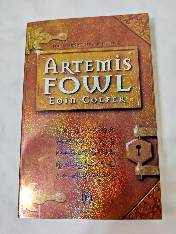 SIGNED PAPERBACK Artemis Fowl by Eoin Colfer PUFFIN FIRST UK PENGUIN 2002 auto