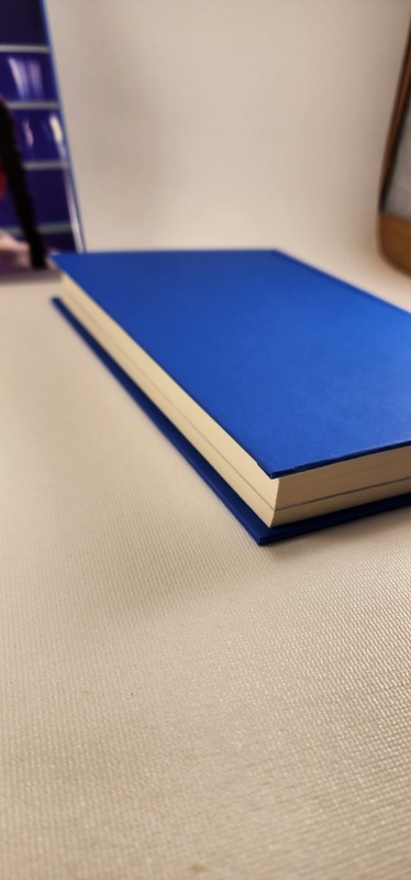Kamala Harris 107 Days Signed First Edition Autograph Book gallery