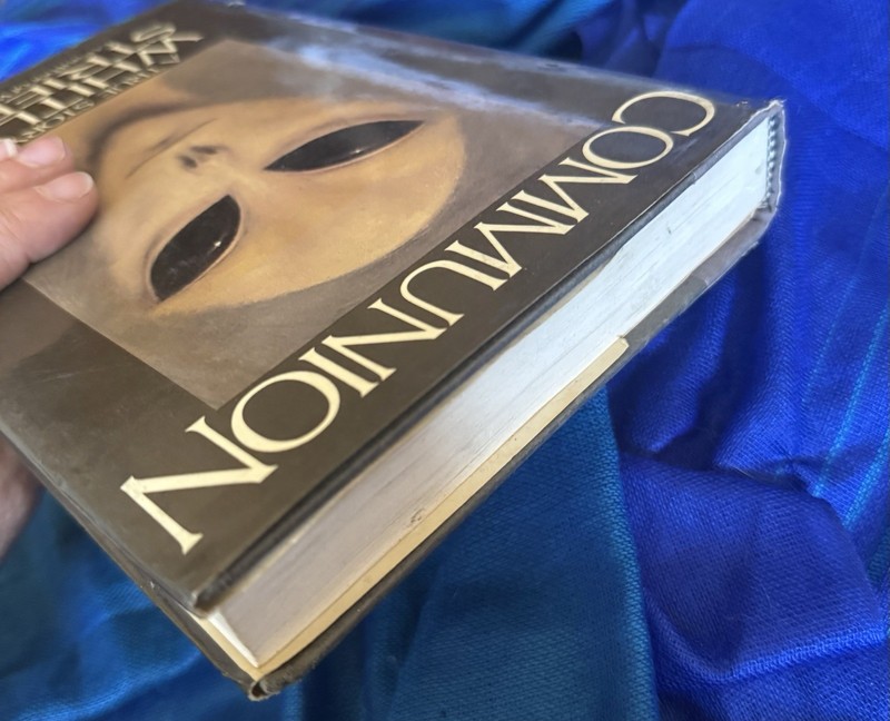 Communion | A True Story | by Whitley Strieber | 1987 UFO Aliens 1st Ed HCDJ gallery