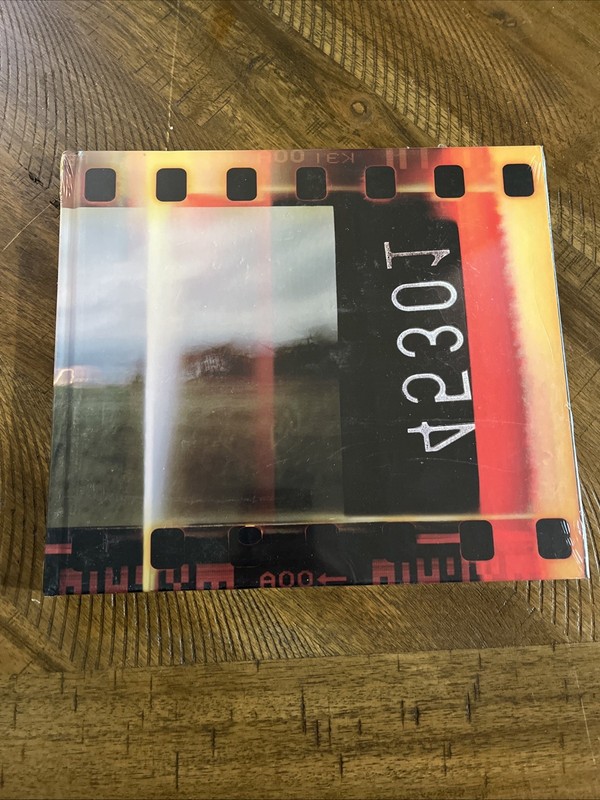 Viggo Mortensen Book 45301 – First Edition Artist’s Book-MINT SEALED Hardcover