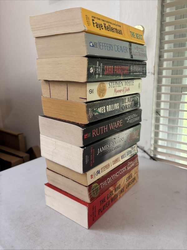 Lot of 10 - Mystery and Thrillers - Mixed Authors - FREE SHIPPING gallery