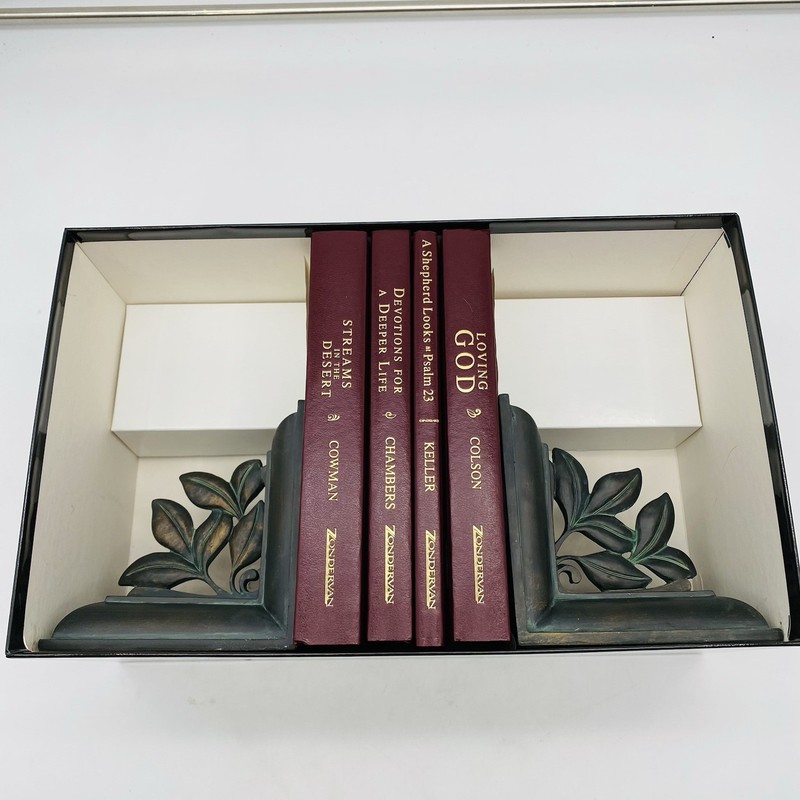 Zondervan Contemporary Classics Gift Set 4 Books & Elegant Bookends Gift Boxed gallery