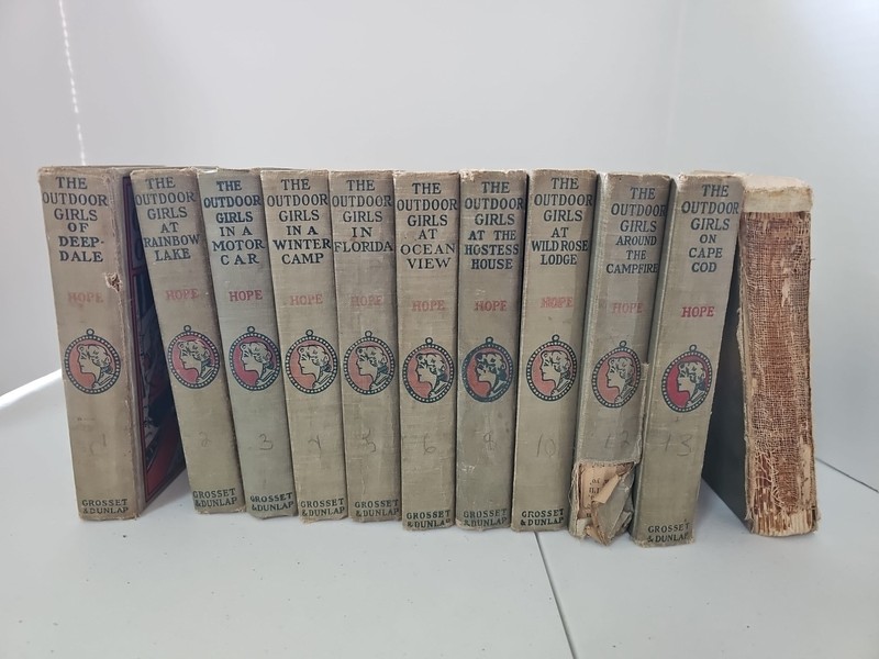 Lot of 11 The Outdoor Girls Laura Lee Hope Vintage Hardcover