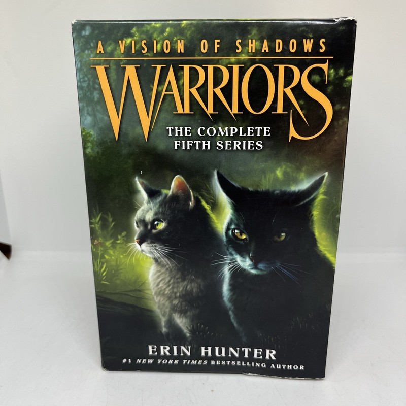 Warriors: A Vision of Shadows Box Set: Volumes 1 to 6 – Paperback – GOOD