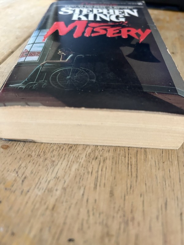1988 First Signet Printing Stephen King Misery Paperback gallery