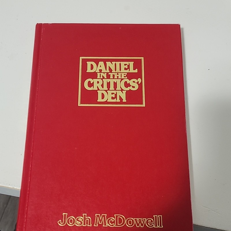 Daniel in the Critics’ Den by Josh McDowell Hardcover Here’s Life Religion