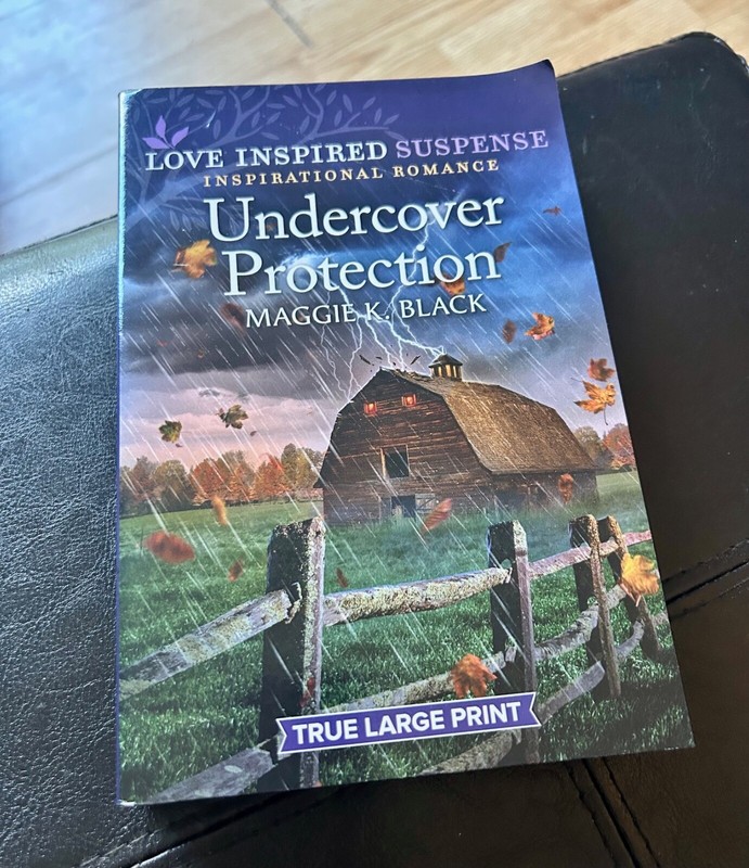 *SIGNED & LARGE PRINT* Undercover Protector by Maggie K Black (Love Inspired)