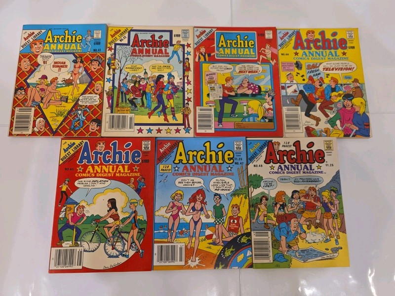 Really NICE LOT OF 7 ARCHIE PAPERBACKS