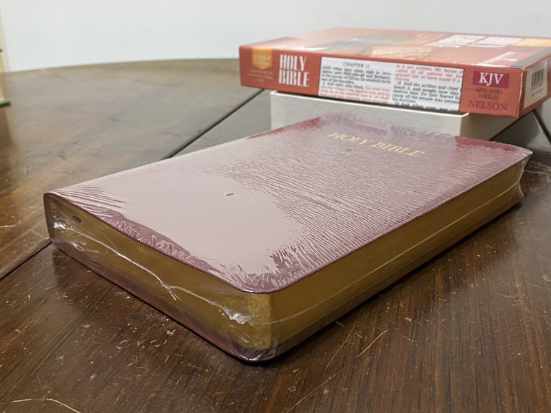 Bible King James Version Comfort Print Bonded Leather Gold Gilded Pages New gallery