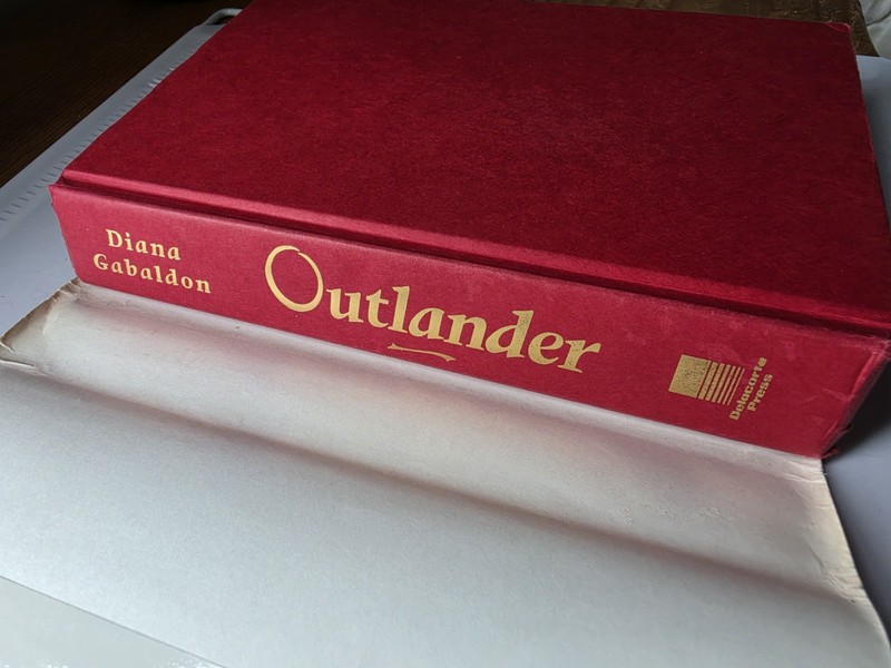 Outlander (Outlander Series) by Diana Gabaldon Hardcover 1991 Dust Jacket gallery
