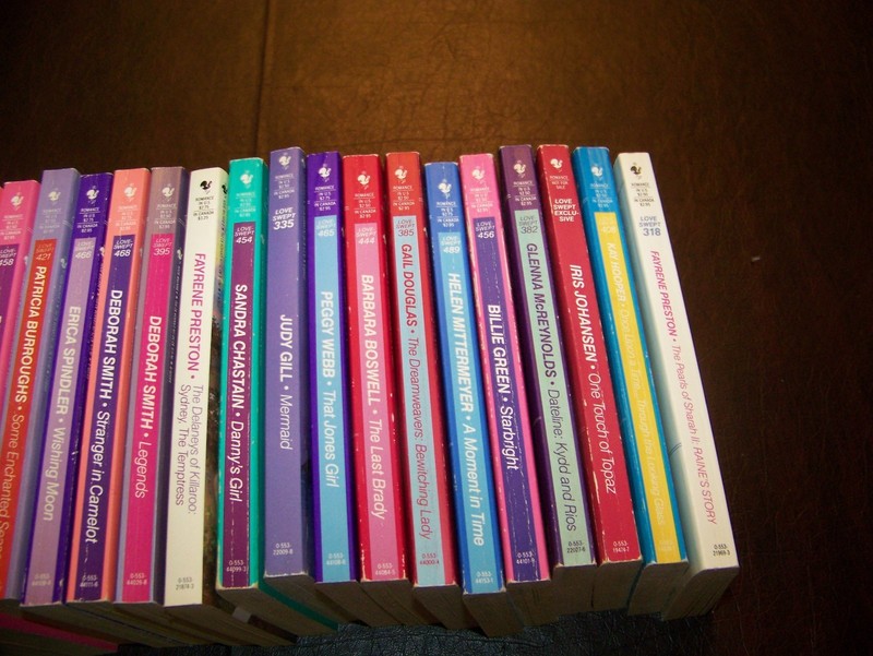 Lot of 32 Vintage Love swept Romance Novels Various Authors PB Bantam Book WOW!! gallery